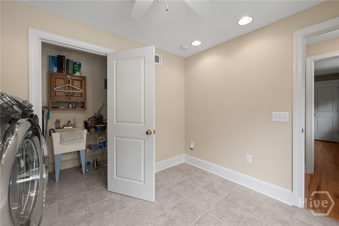 228 Parkway Drive Property Photo 39