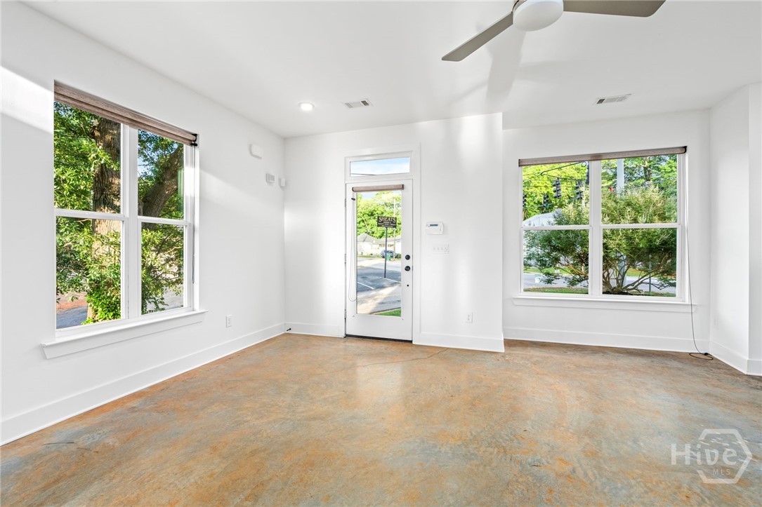 1322 W Hancock Avenue Property Photo 10