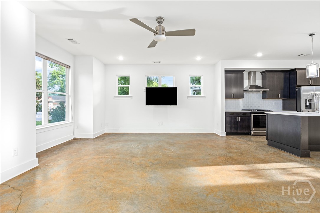 1322 W Hancock Avenue Property Photo 13