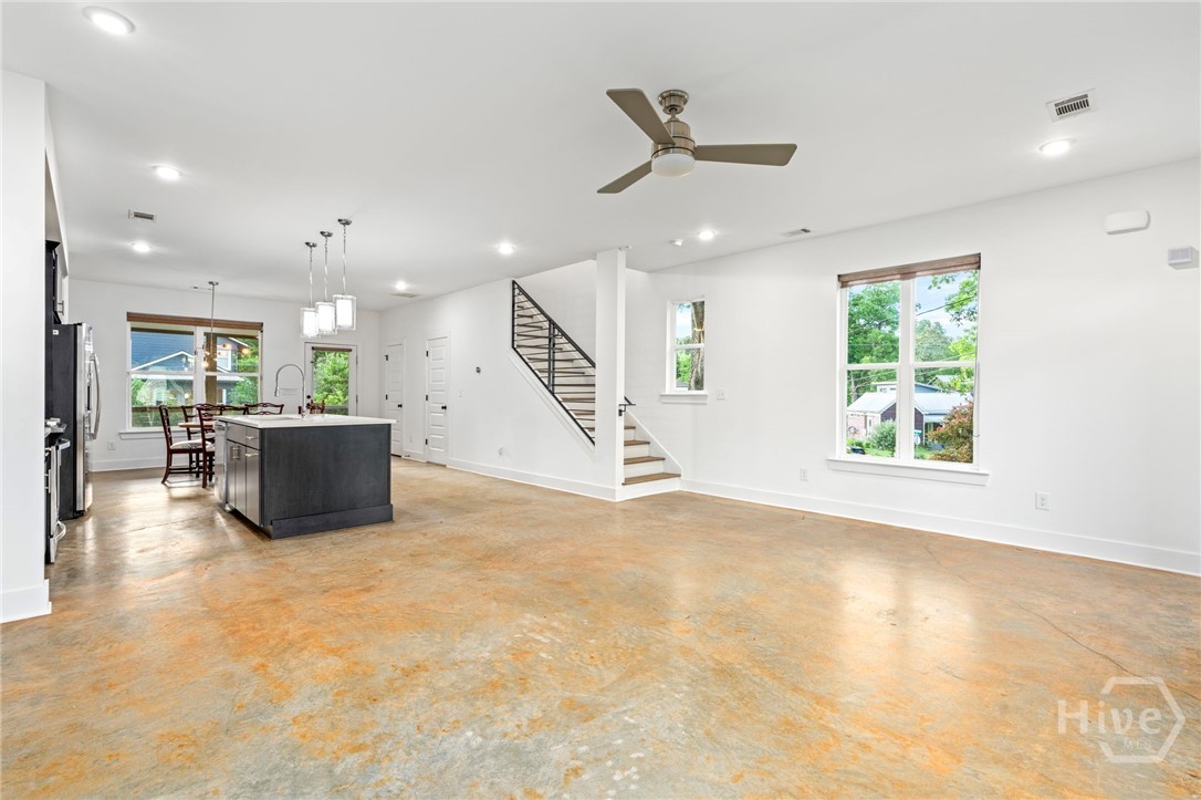 1322 W Hancock Avenue Property Photo 15