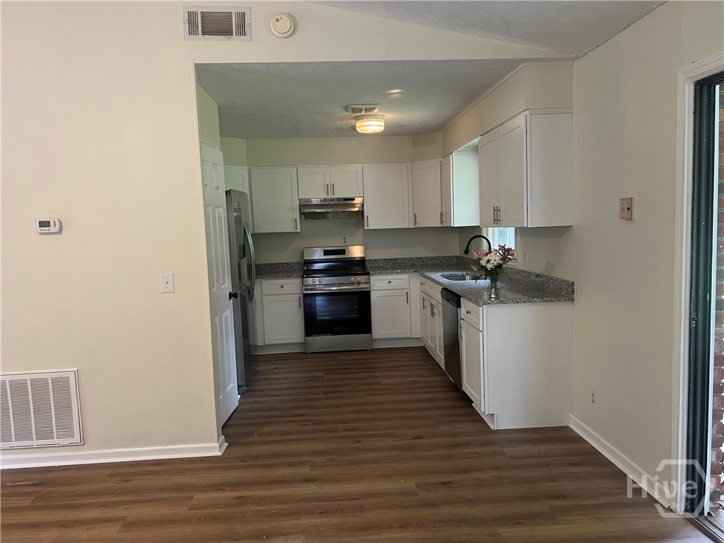 737 Beaverdam Road Property Photo 3