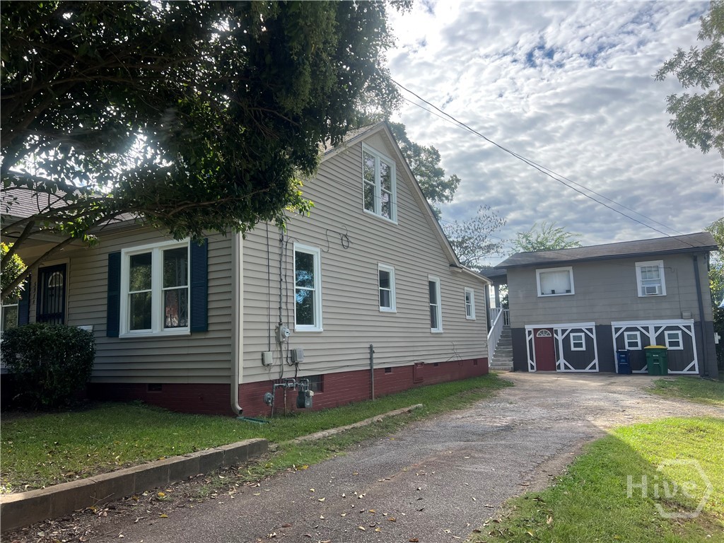 597 Dearing Street Property Photo 2