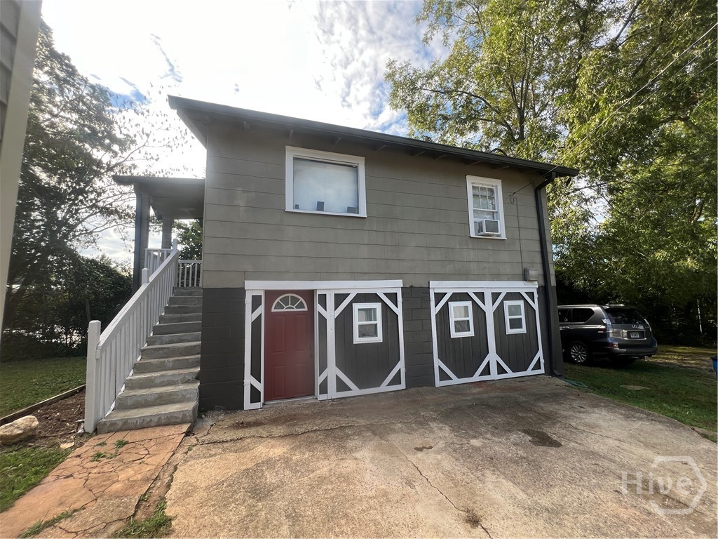 597 Dearing Street Property Photo 5