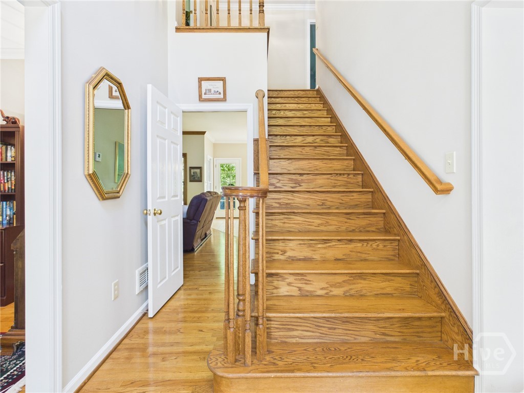 1120 Laurel Pointe Property Photo 3