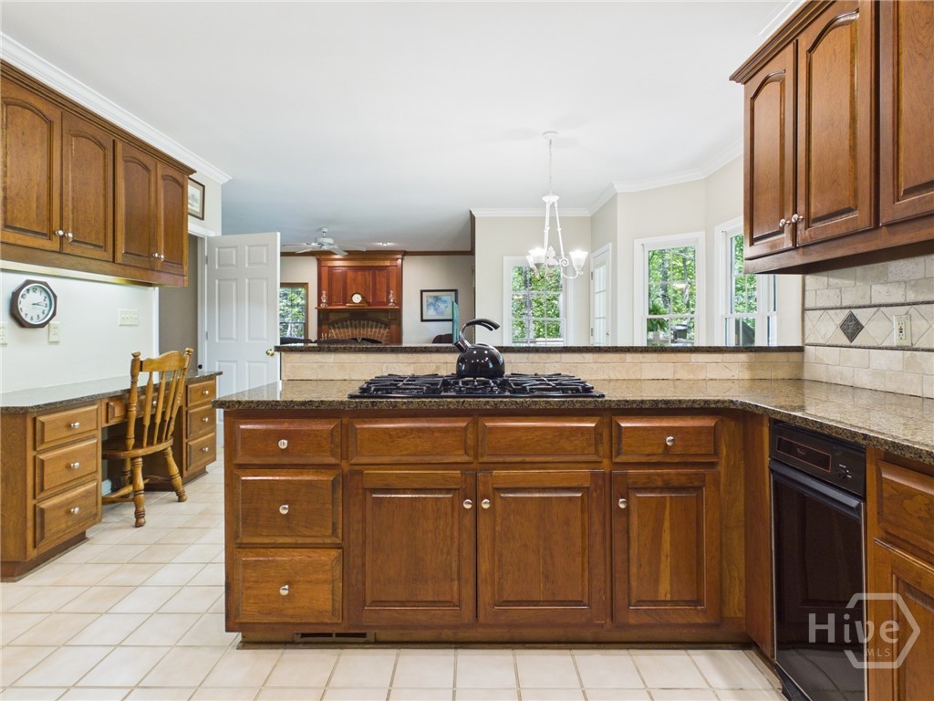 1120 Laurel Pointe Property Photo 8