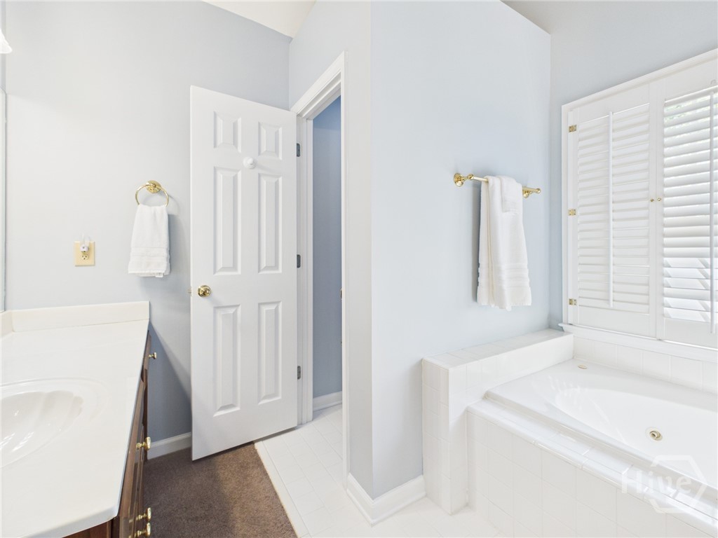 1120 Laurel Pointe Property Photo 24