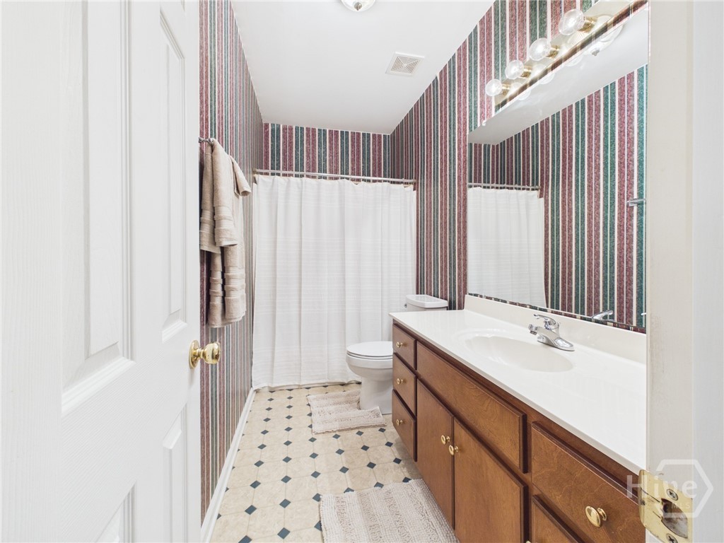 1120 Laurel Pointe Property Photo 41