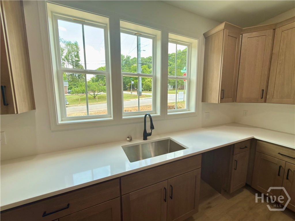 294 Moreland Avenue Property Photo 8