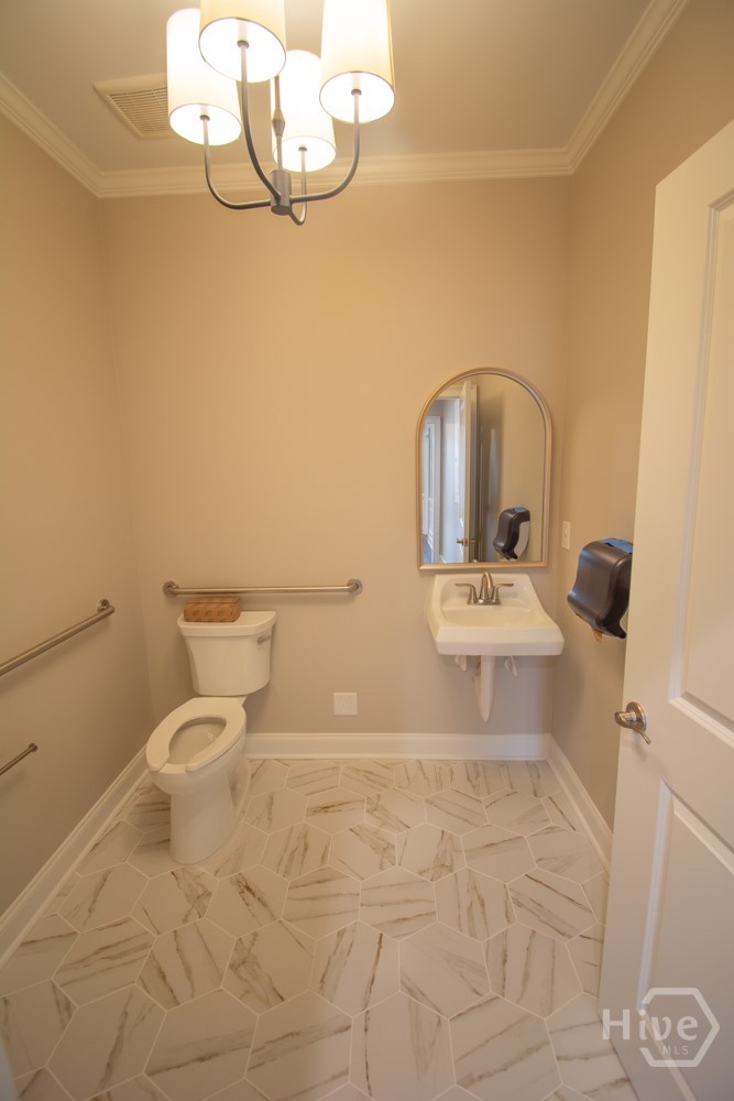 1060 Garland Drive 600 Property Photo 8