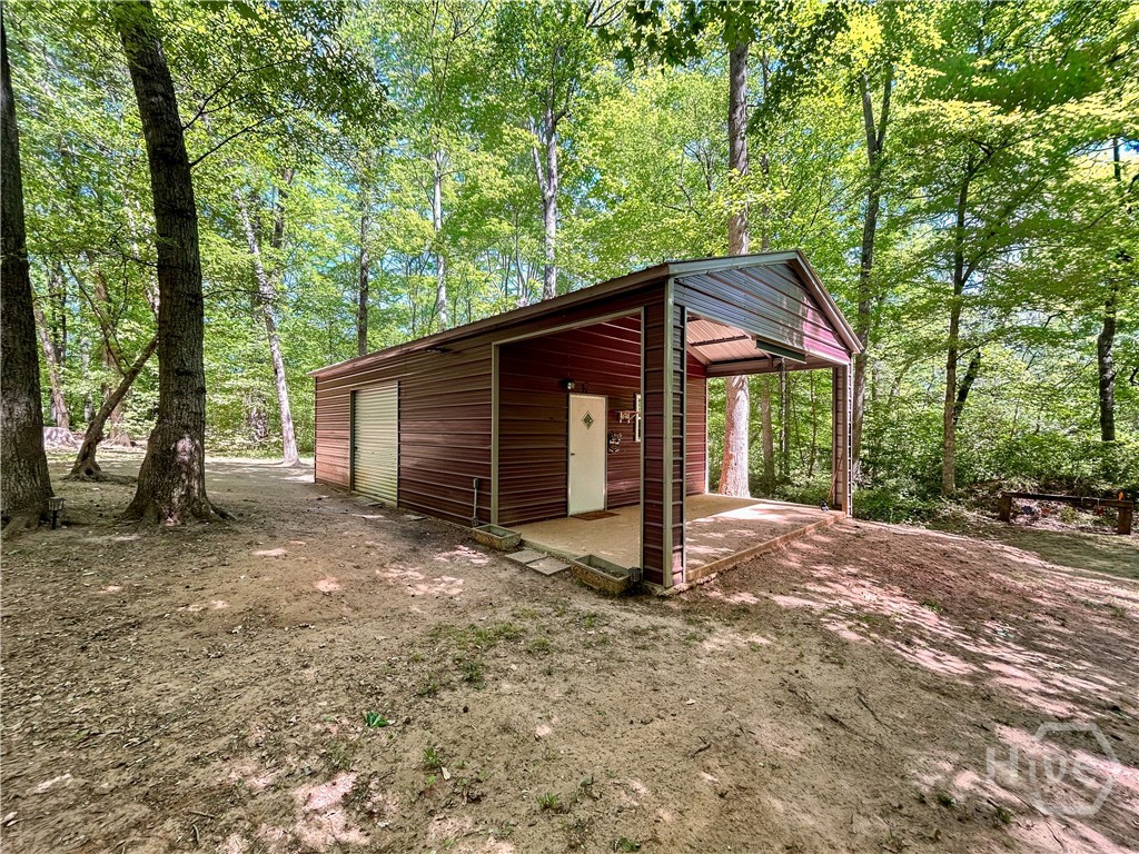 298 Hudson River Drive Property Photo 3