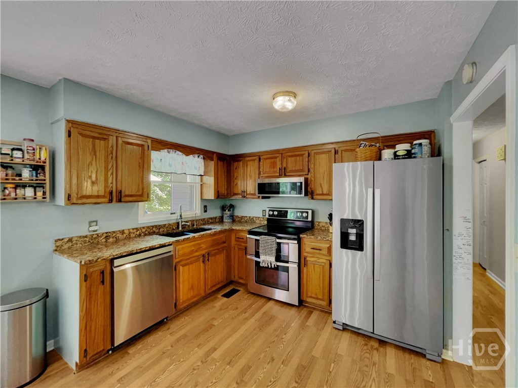298 Hudson River Drive Property Photo 15