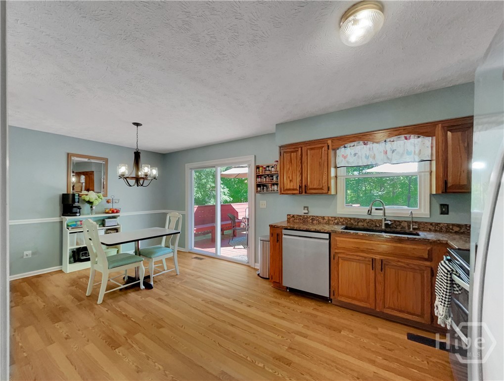 298 Hudson River Drive Property Photo 16