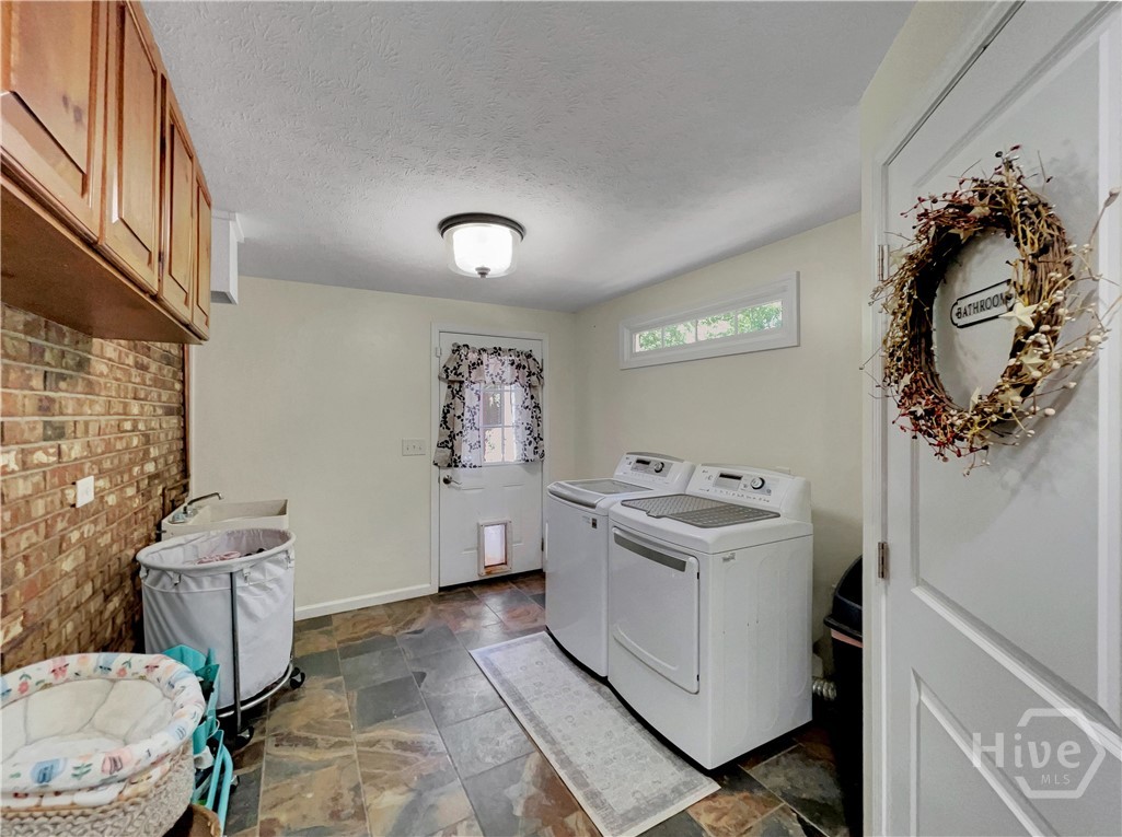 298 Hudson River Drive Property Photo 39