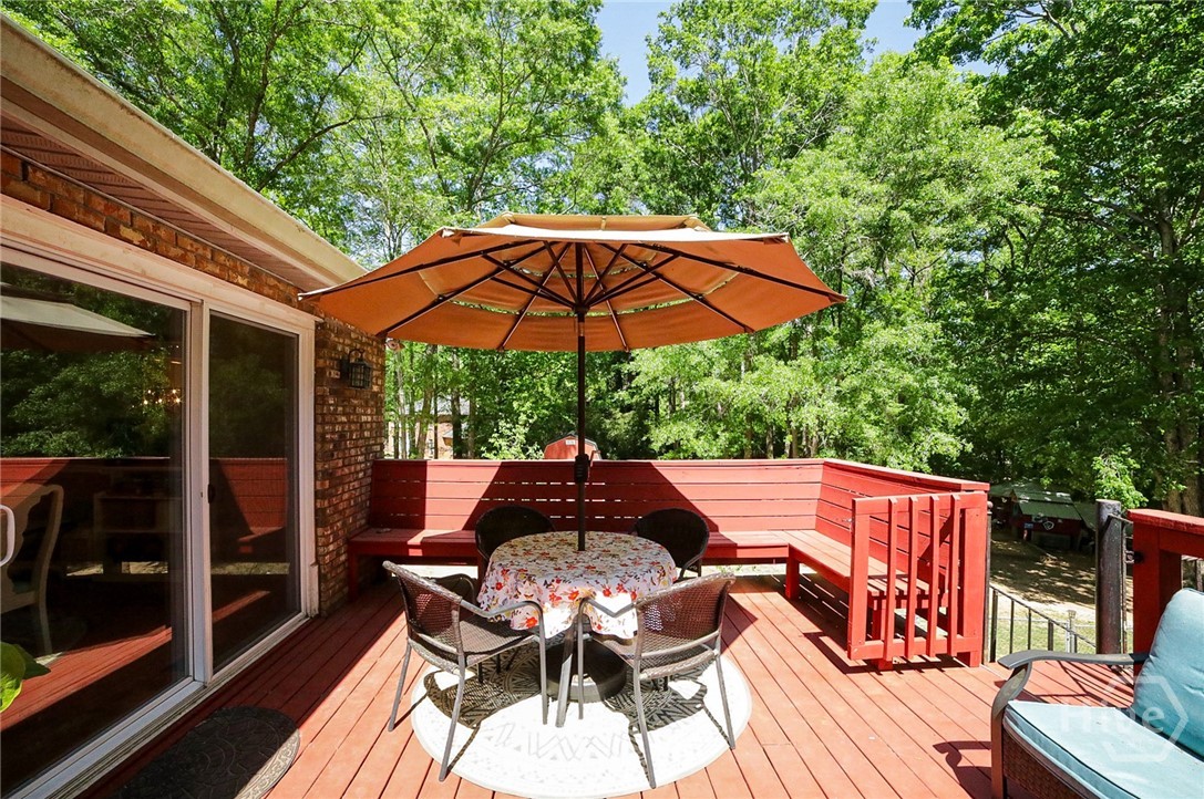 298 Hudson River Drive Property Photo 44