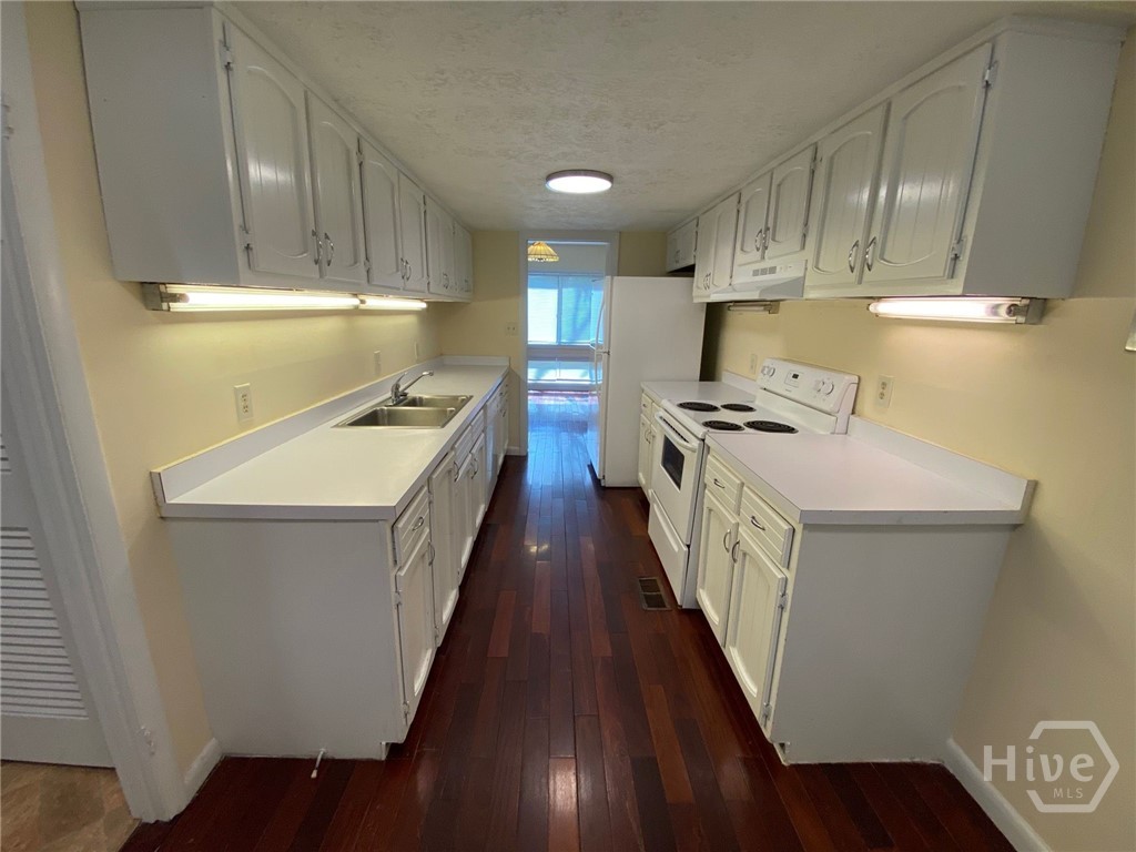 183 Woodstone Drive Property Photo 2