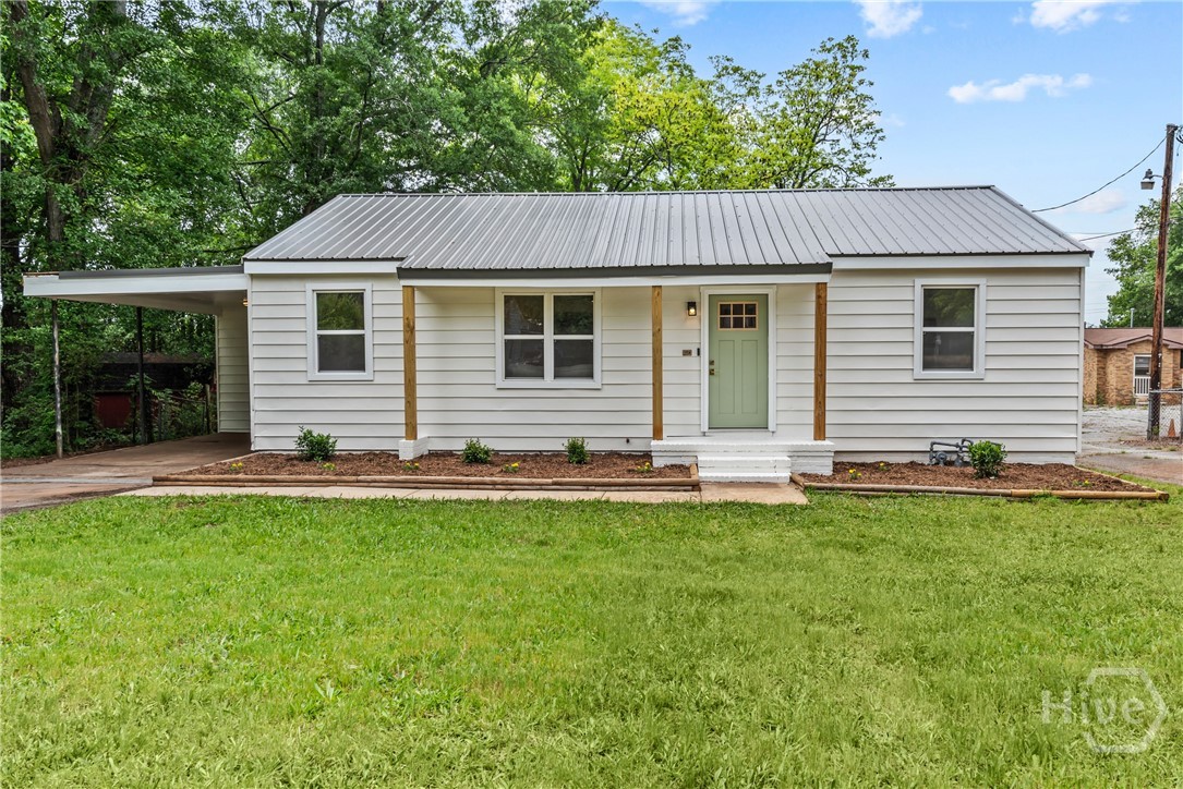 492 Clover Property Photo 1