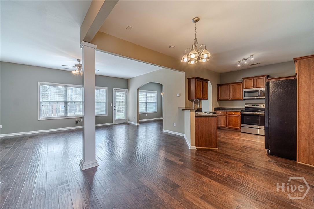 6503 Silk Tree Point Property Photo 6