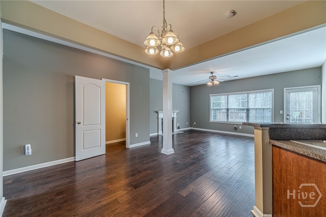 6503 Silk Tree Point Property Photo 9