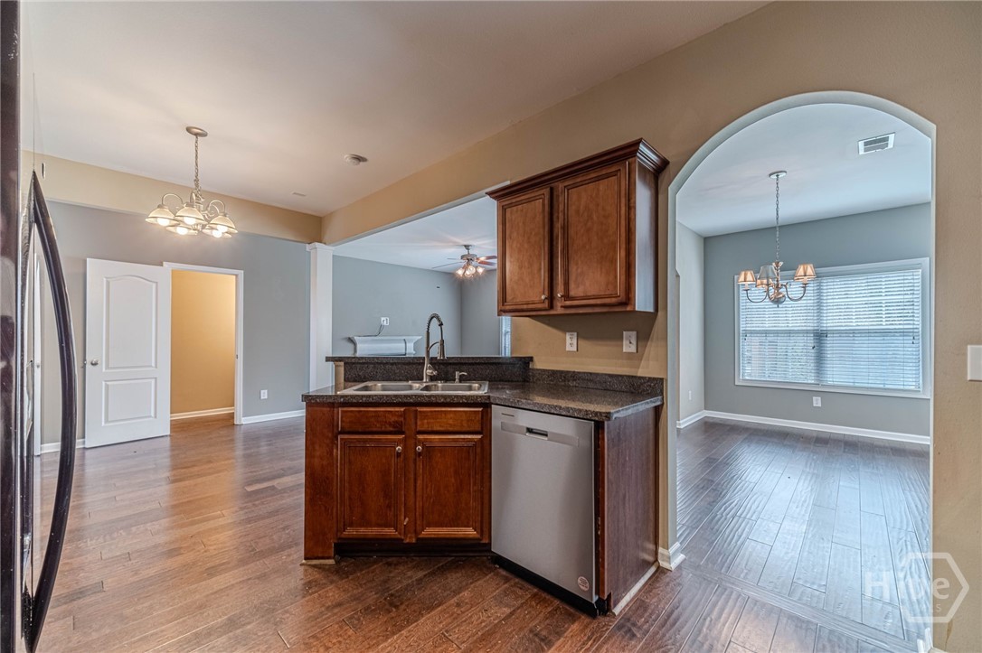 6503 Silk Tree Point Property Photo 13
