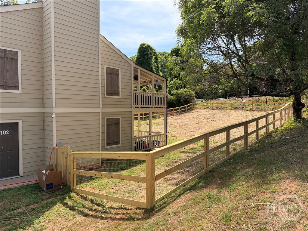 102 Welch Place Property Photo 3