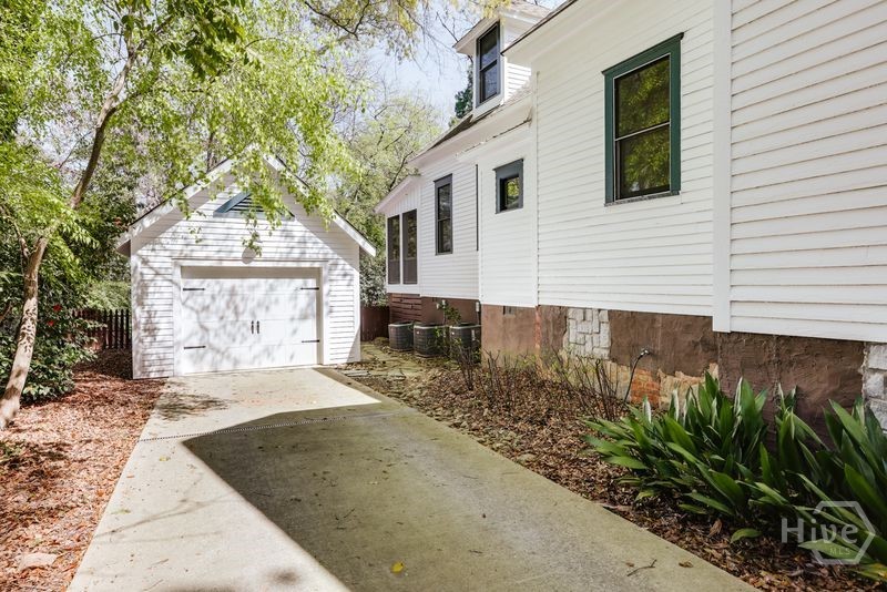 255 Bloomfield Street Property Photo 3