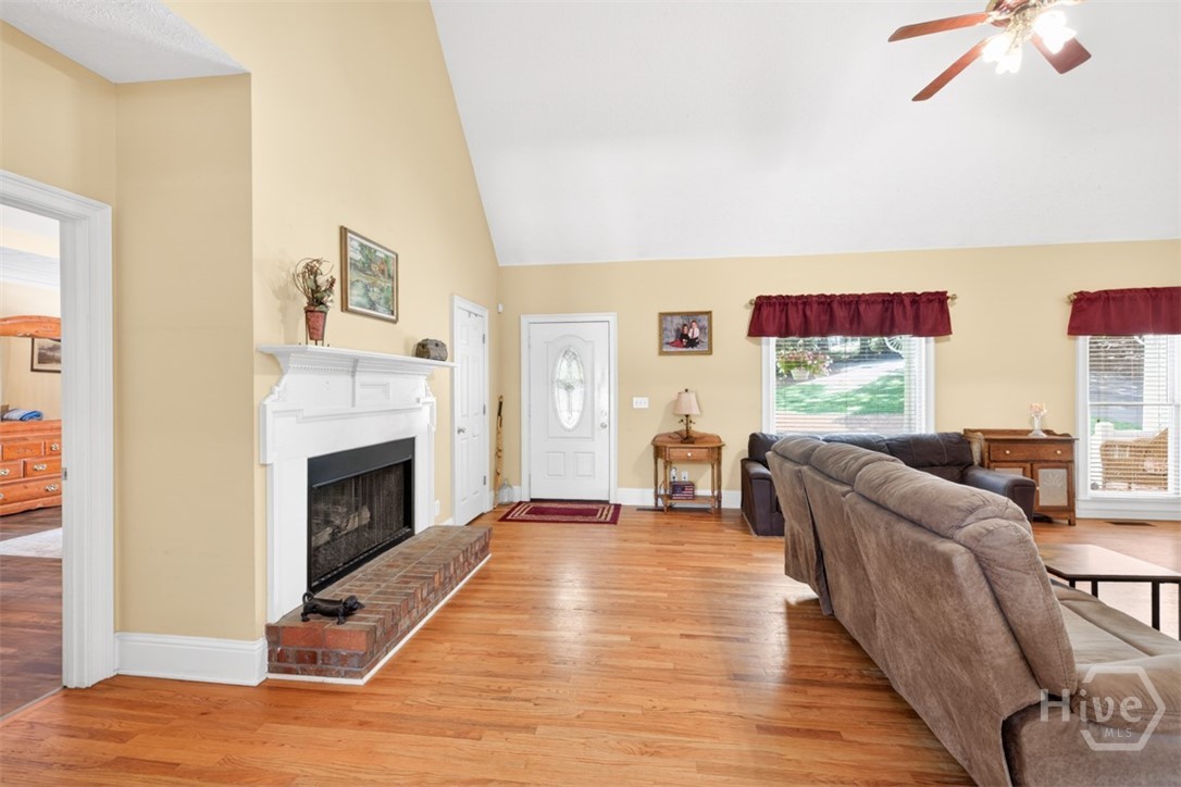 6 Adella Property Photo 11