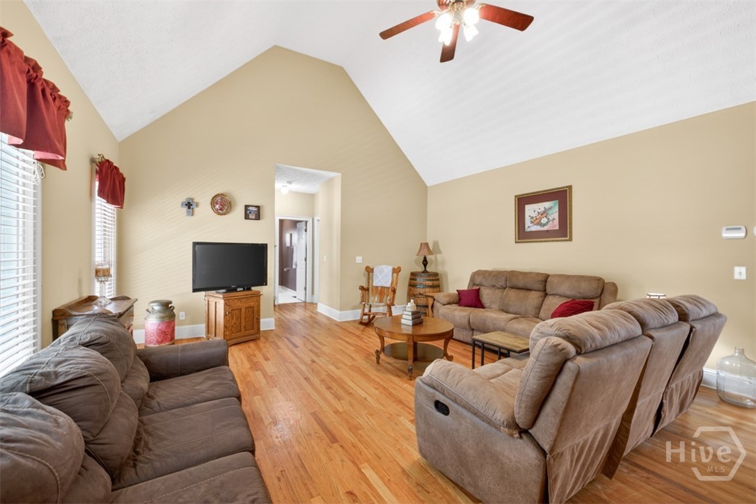 6 Adella Property Photo 17