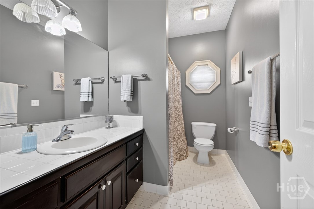 6 Adella Property Photo 20
