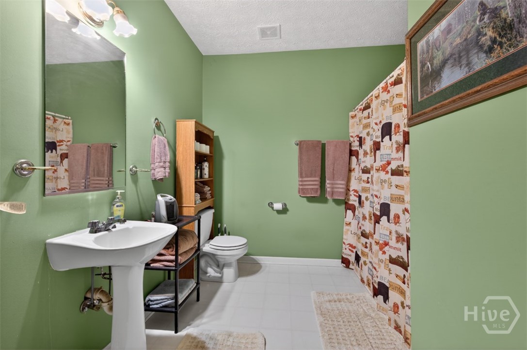 6 Adella Property Photo 26