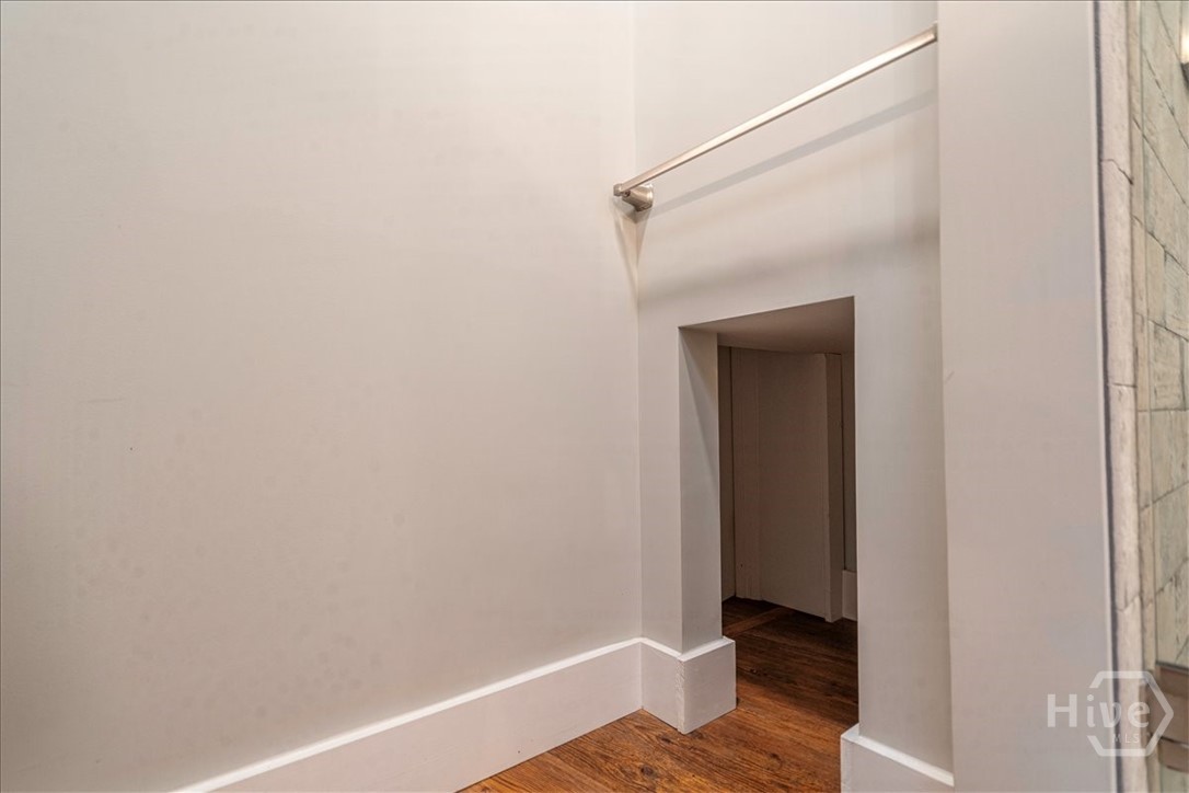 585 White Circle 402 Property Photo 45