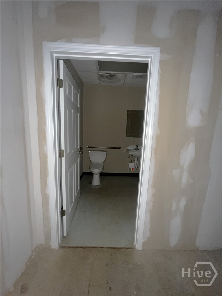 1071 Jamestown Boulevard E5 Property Photo 6