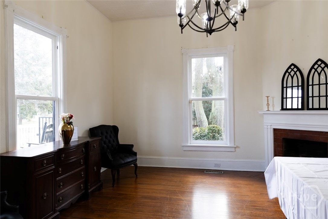 1029 S Elm Street Property Photo 3