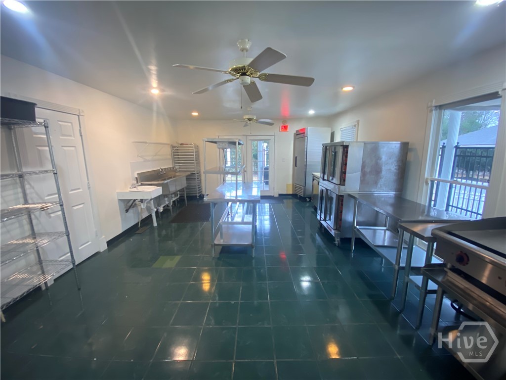1029 S Elm Street Property Photo 16