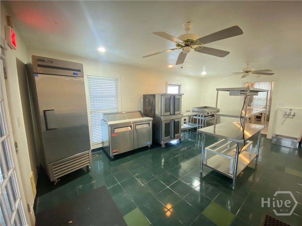 1029 S Elm Street Property Photo 18