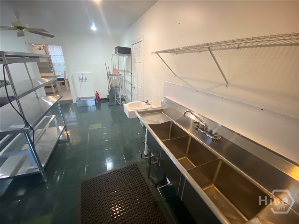 1029 S Elm Street Property Photo 20