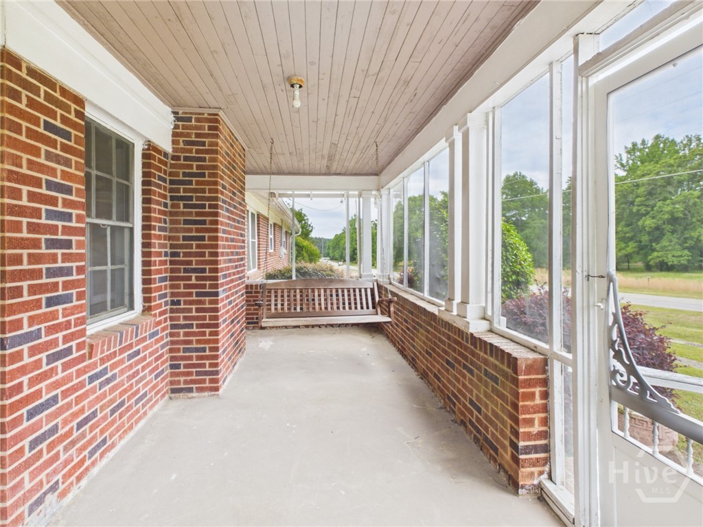 1600 Mcnutt Creek Road Property Photo 3