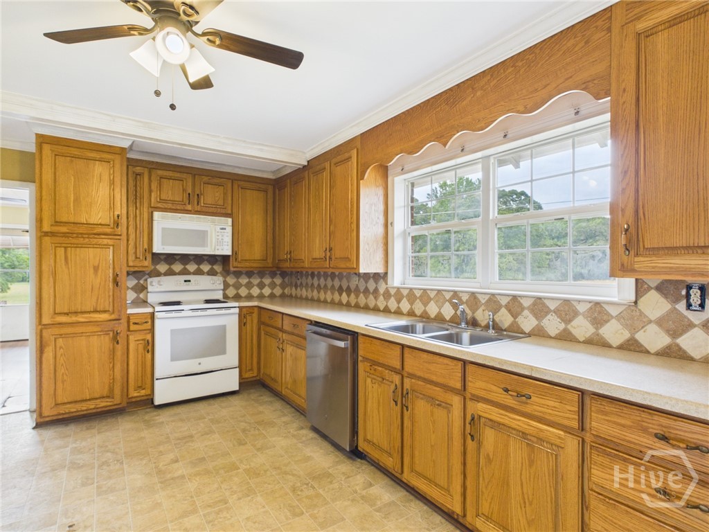 1600 Mcnutt Creek Road Property Photo 8