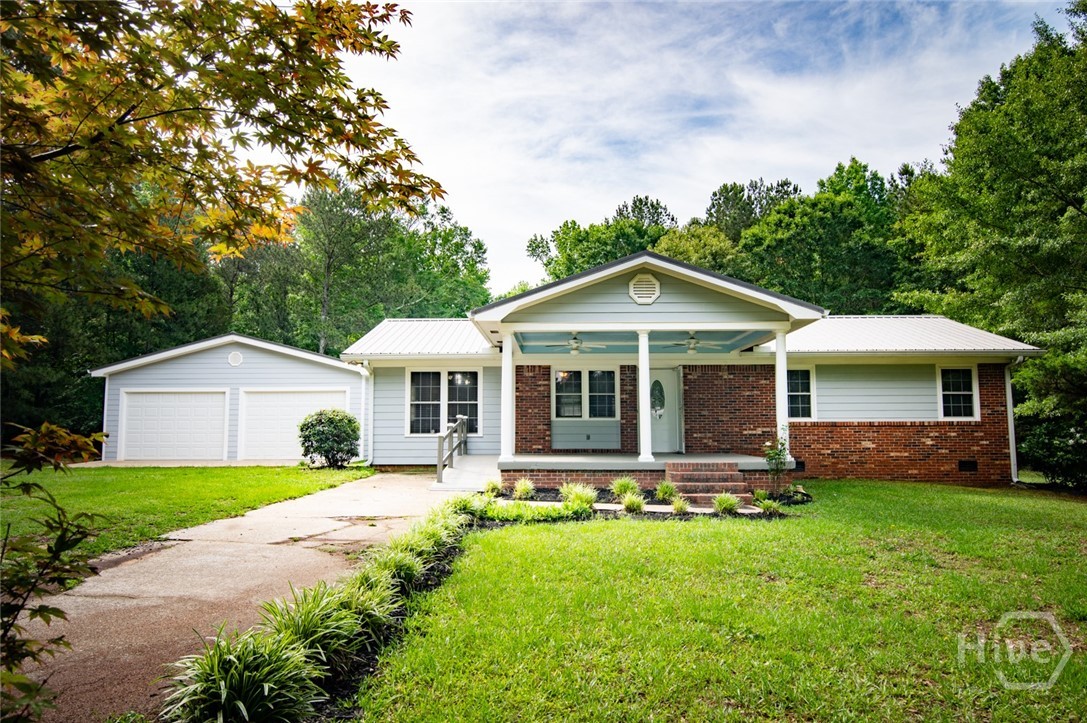 1061 Old Salem Road Property Photo 1