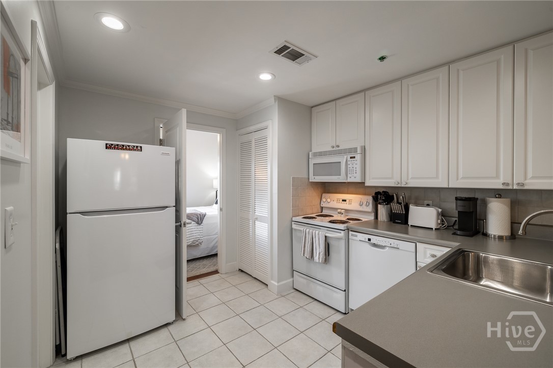 250 W Broad Street 708 Property Photo 8