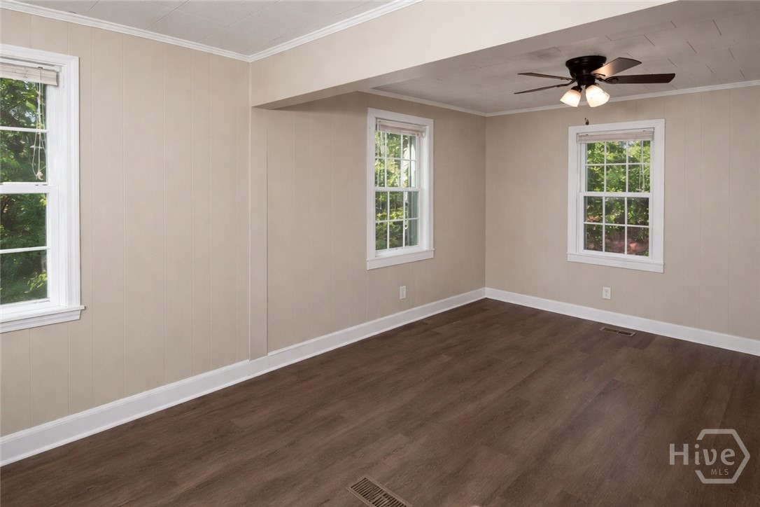 471 E Montgomery Street Property Photo 5