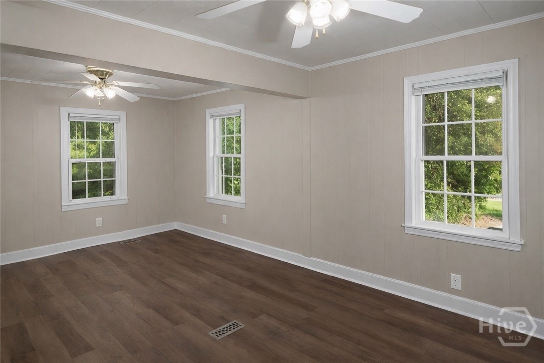 471 E Montgomery Street Property Photo 10