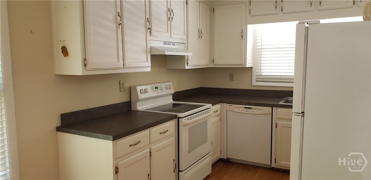 9330 Chestatee Court Property Photo 6