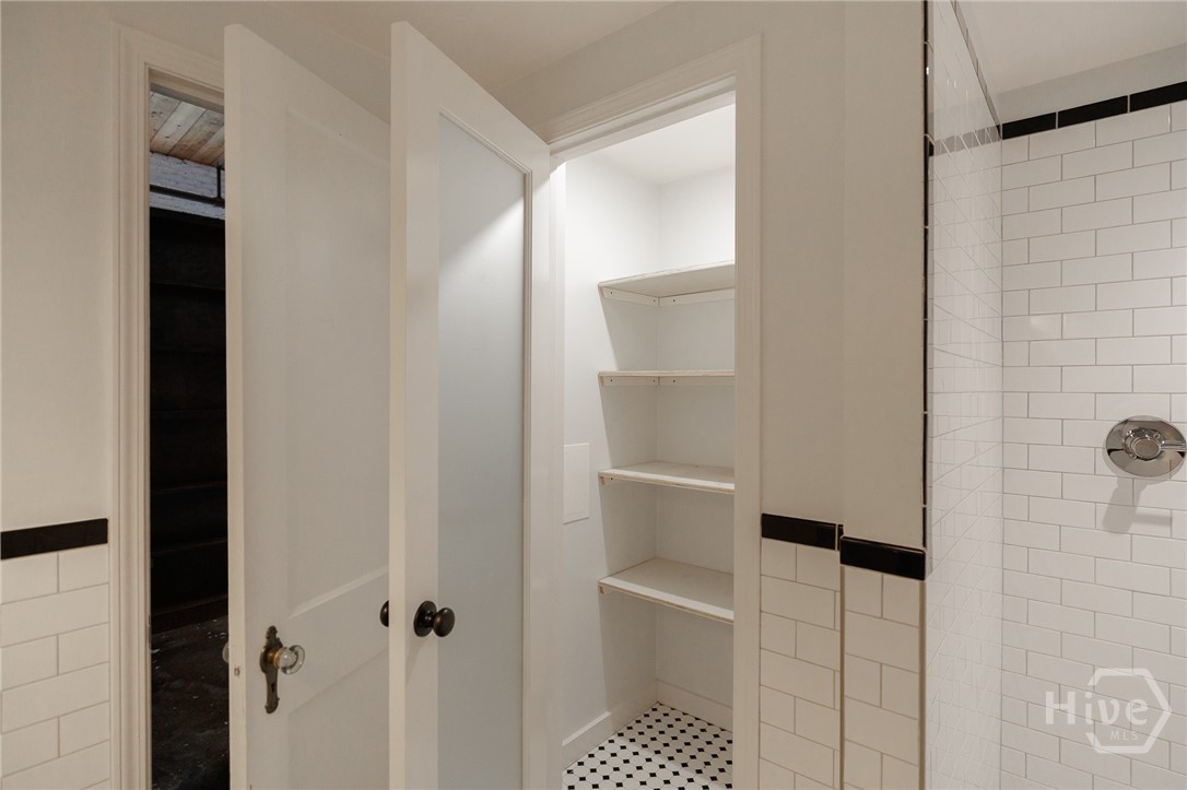 585 White Circle 504 Property Photo 20