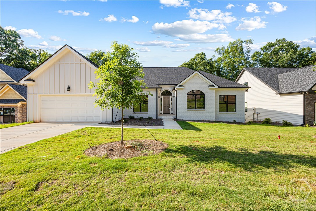400 Ansley Drive Property Photo 1