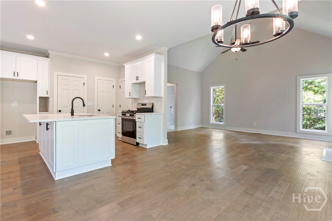 400 Ansley Drive Property Photo 10