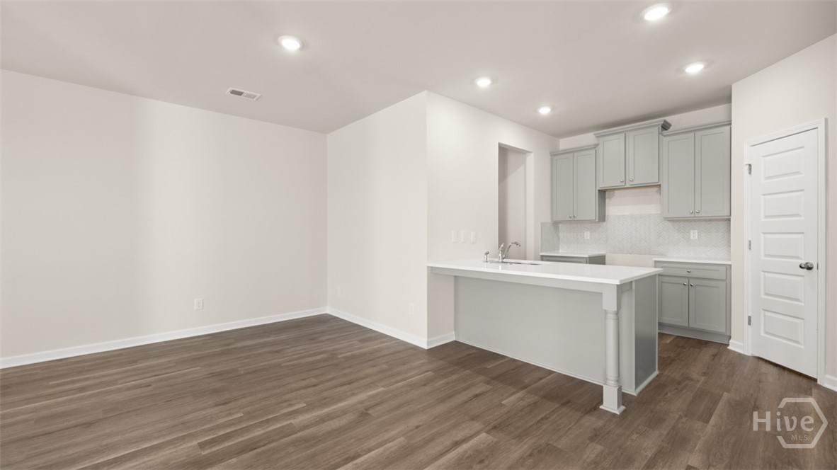 319 Tate Street Property Photo 10