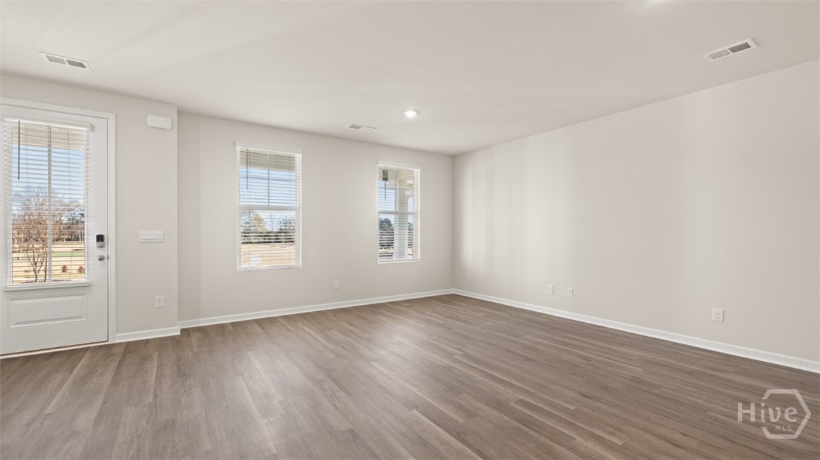 319 Tate Street Property Photo 12
