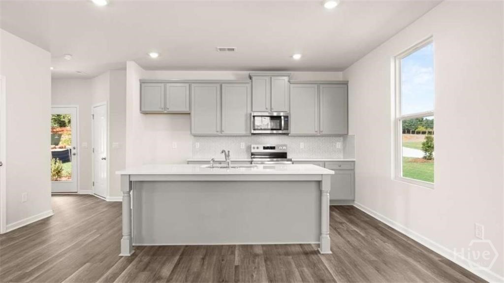 607 Cantor Way Property Photo 10