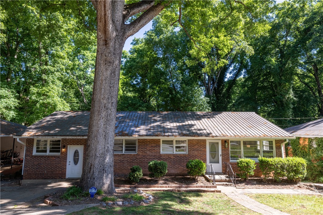 583 Woodland Hills Property Photo 1