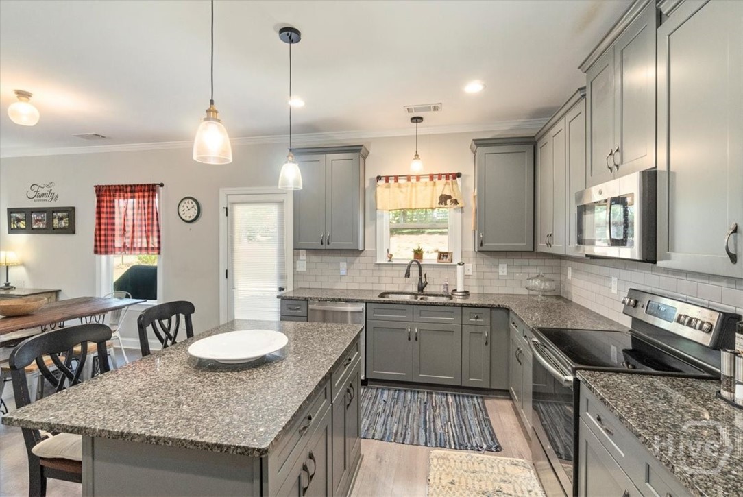 3657 Eagle View Way Property Photo 3